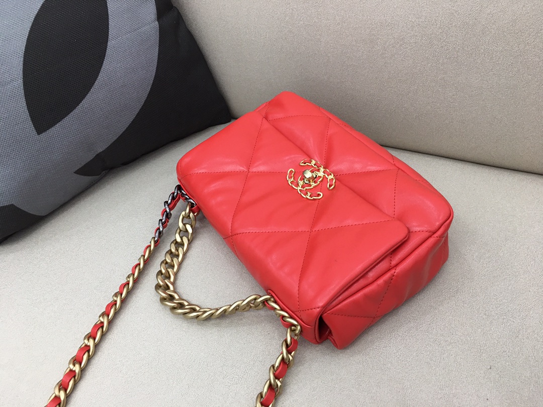 Lambskin 19 Handbag Flap Bag AS1160 Red